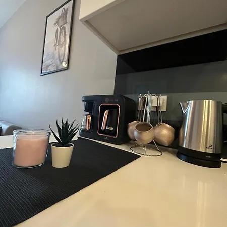 Retreat To Stylish 1br 1ba W/free Wi-fi
